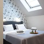 Hotel Mois