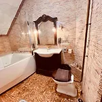 Hotel Mois