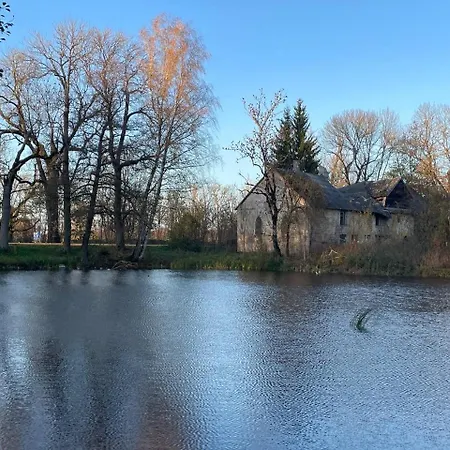 Hotel Ueksik Rueuetel 3*